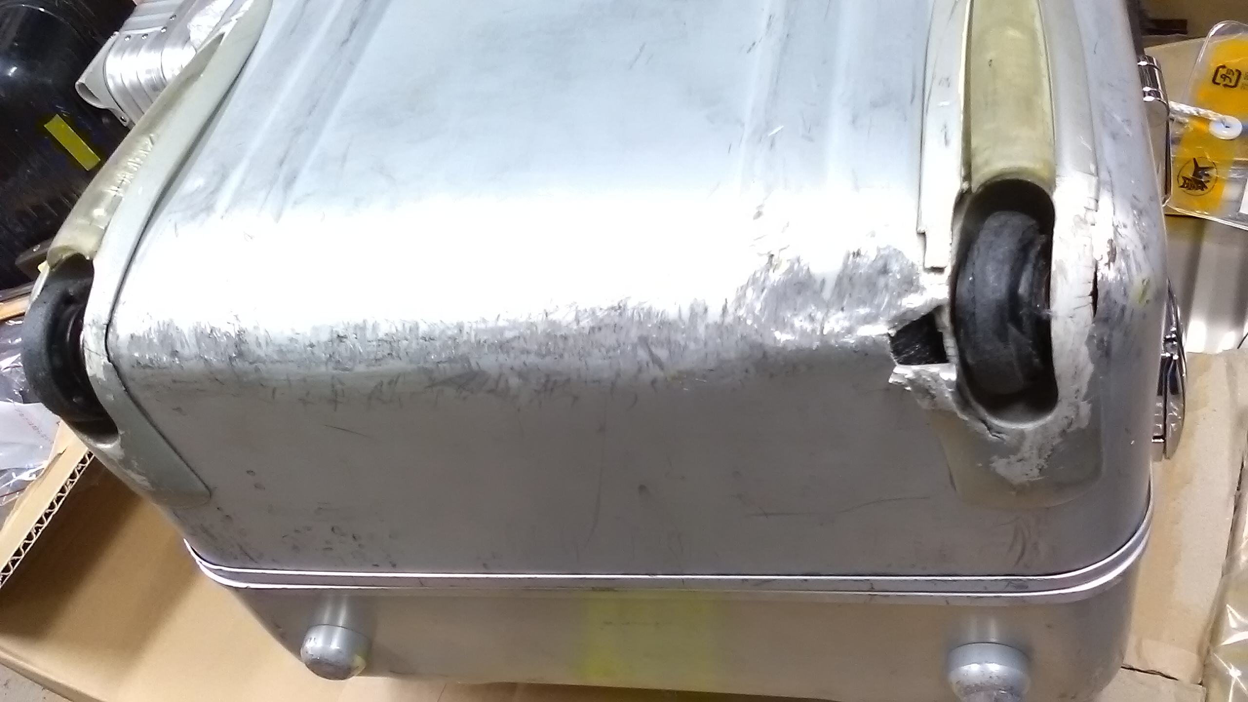 セロハリバートン 穴あき修理