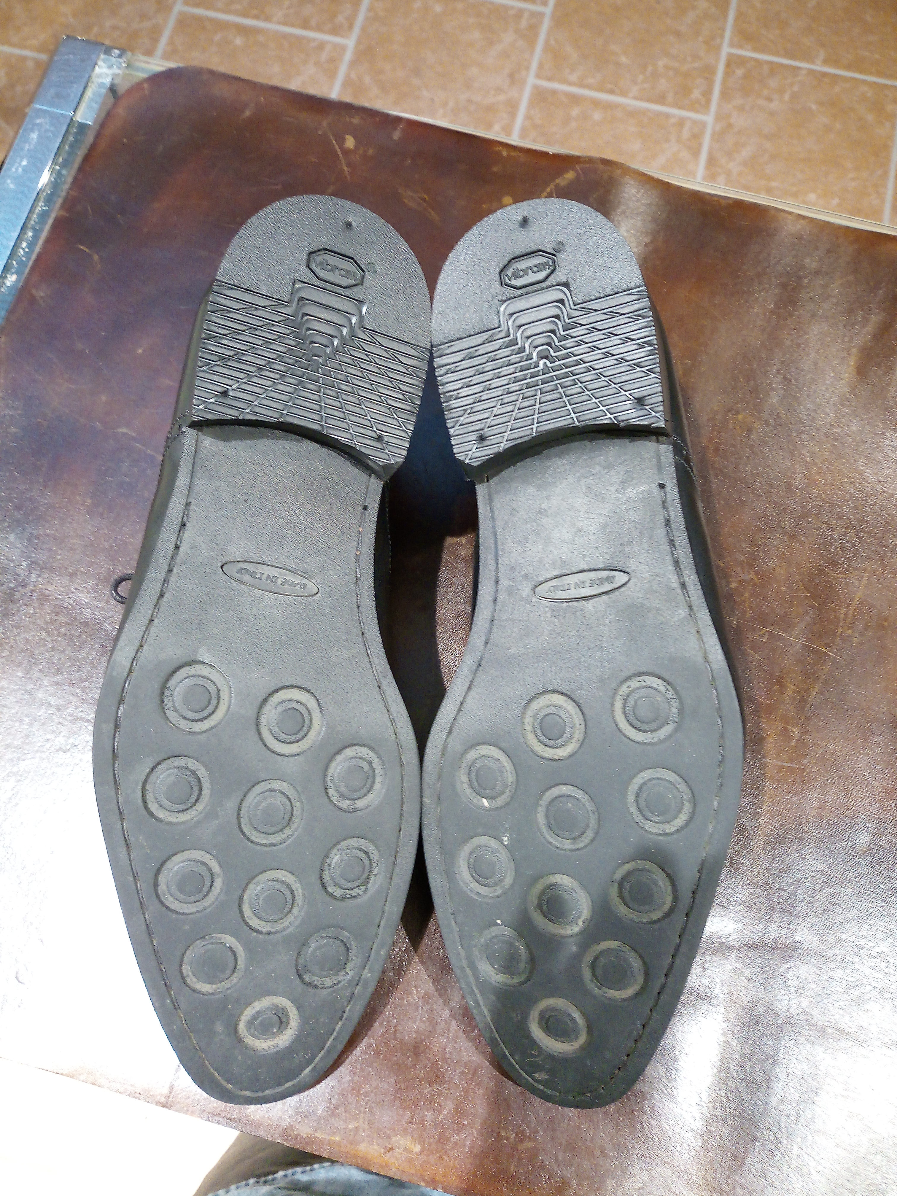 靴修理　トレーディングポスト　カウンターライニング＆カカト修理