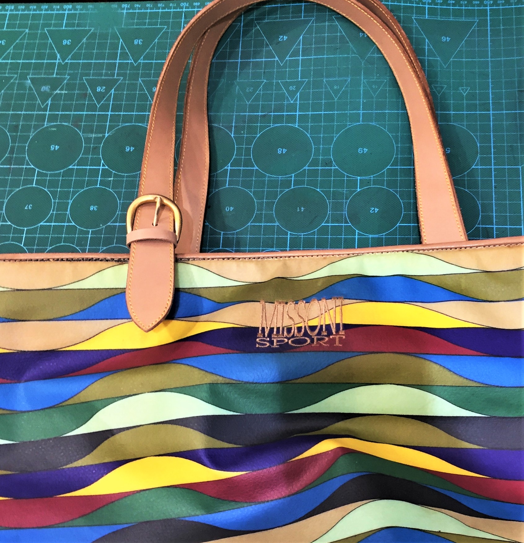 バッグ修理 MISSONI（ミッソーニ）革部分と内袋の交換修理【湘南台店