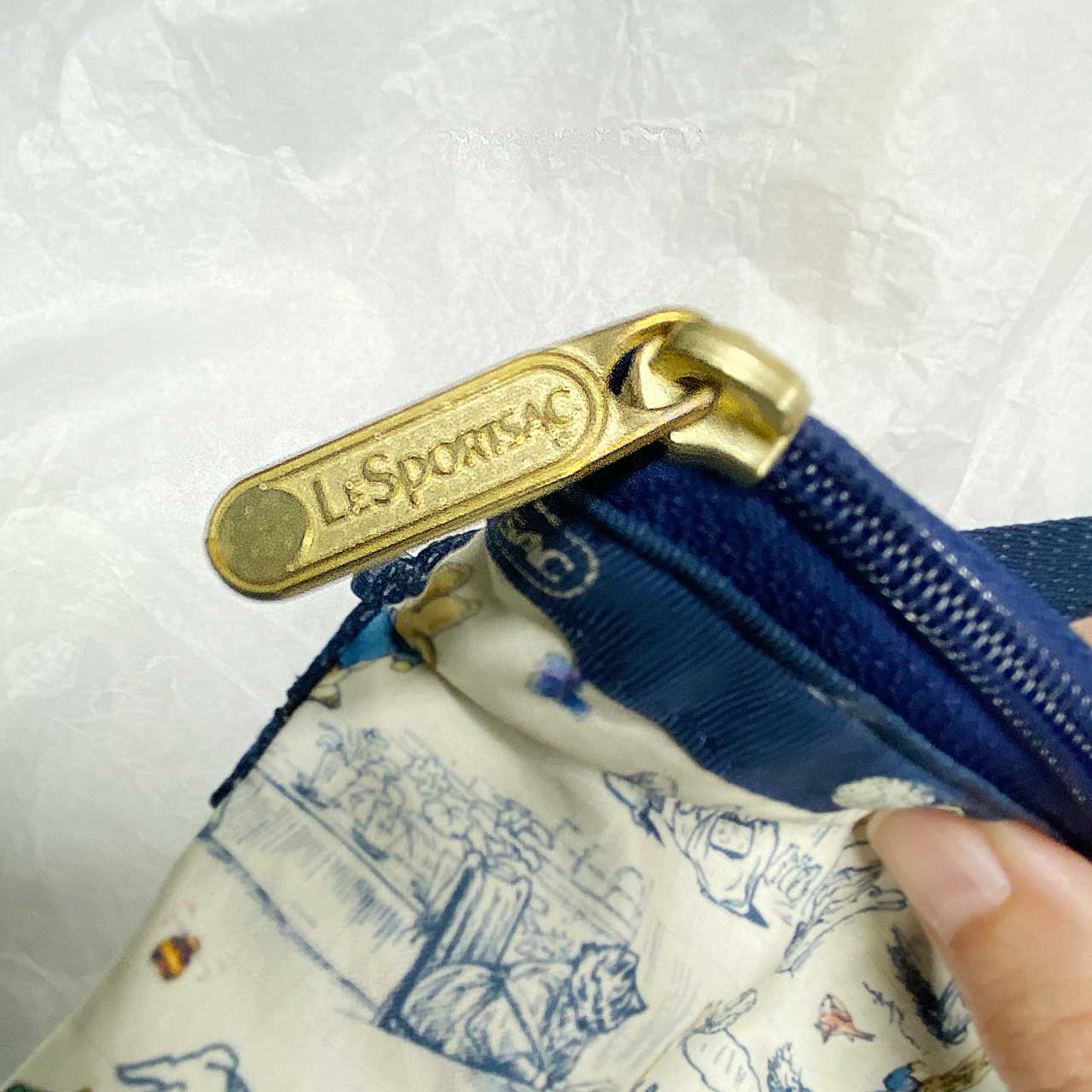 LeSportsac（レスポートサック）ショルダーバッグ　ファスナー交換【配送修理】